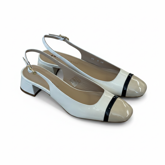 Slingback bianco-beige coppia sfondo bianco