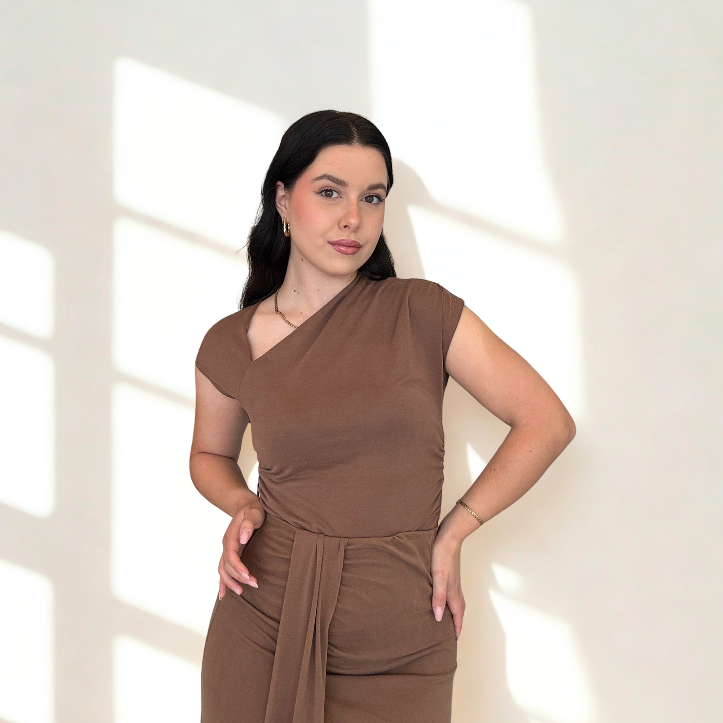 Top Scollo Asimmetrico Brown | 10402