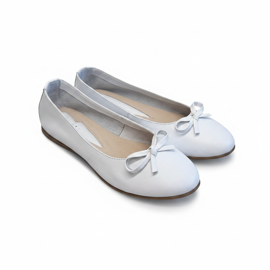 Ballerina bianca fiocco coppia sfondo bianco