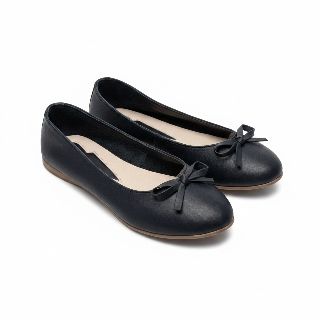 Ballerina blu navy fiocco coppia sfondo bianco