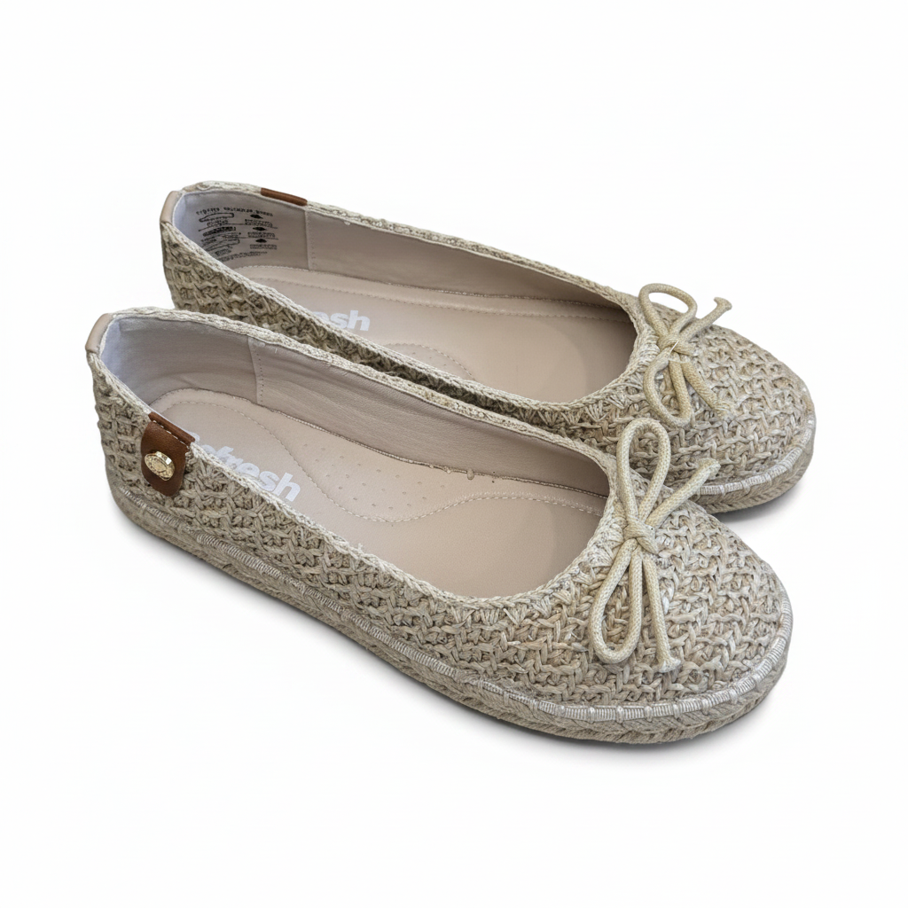 Ballerina rafia panna coppia sfondo bianco