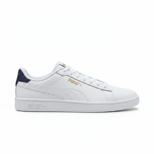 Puma singola sfondo bianco