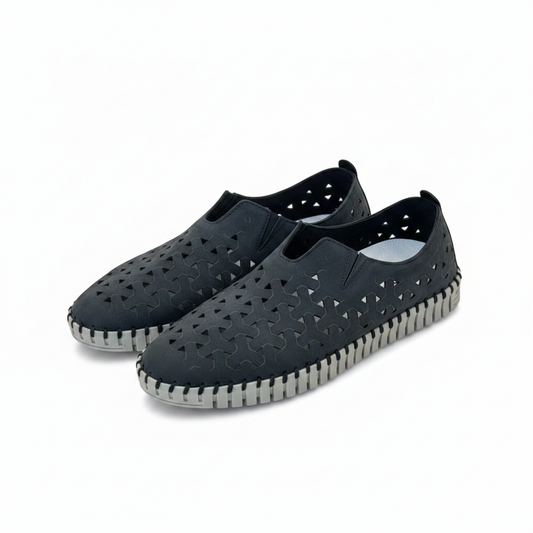Slip-on blu navy coppia sfondo bianco