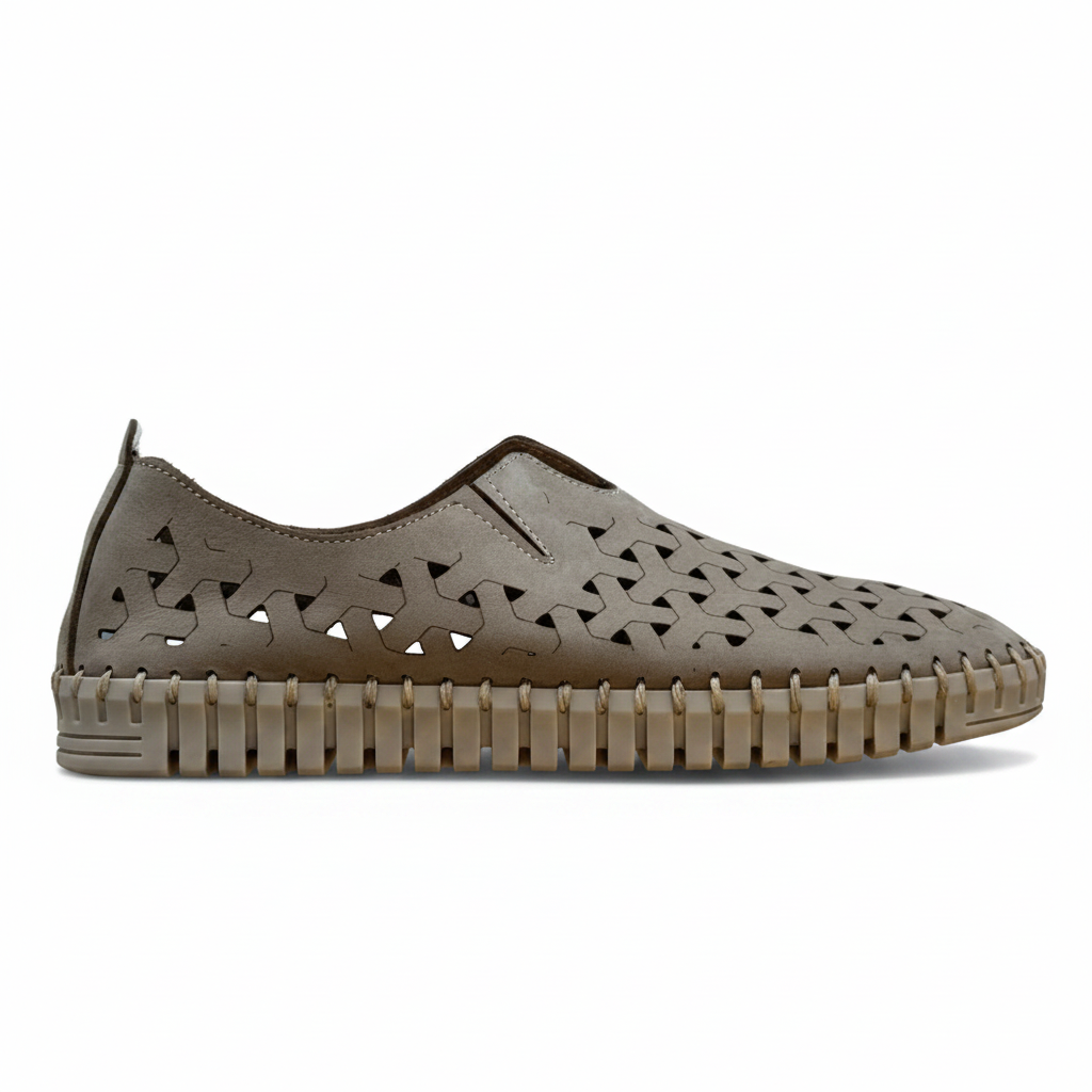 Slip-on traforato singolo sfondo bianco