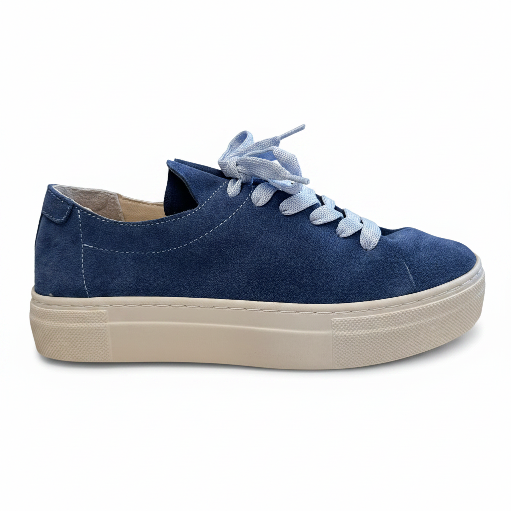 Sneaker navy suede laterale sfondo bianco