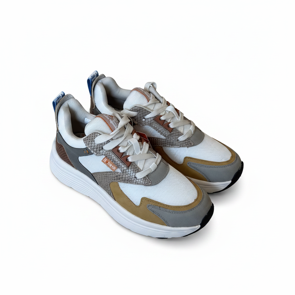 Sneakers coppia sfondo bianco