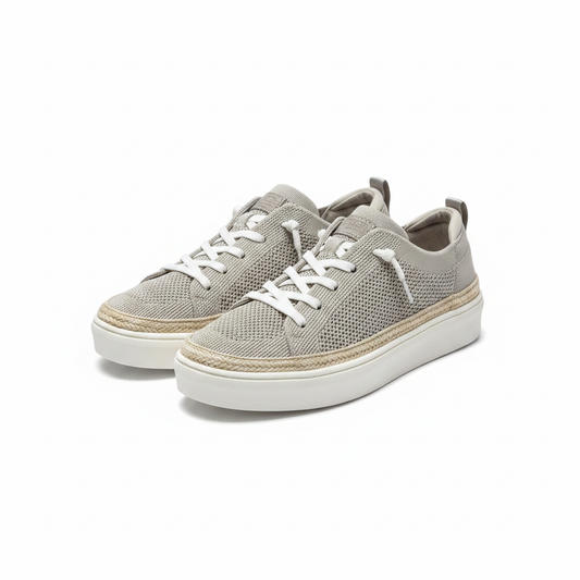 Sneakers coppia sfondo bianco